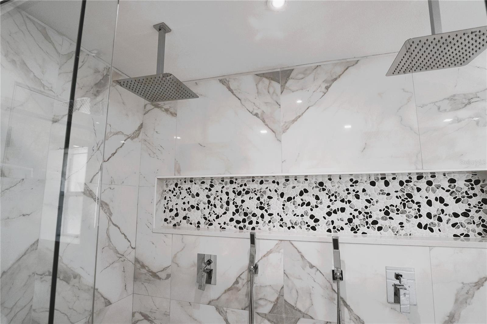 FRST LAKES COUNTRY CLUB ESTATES - Residential Lease