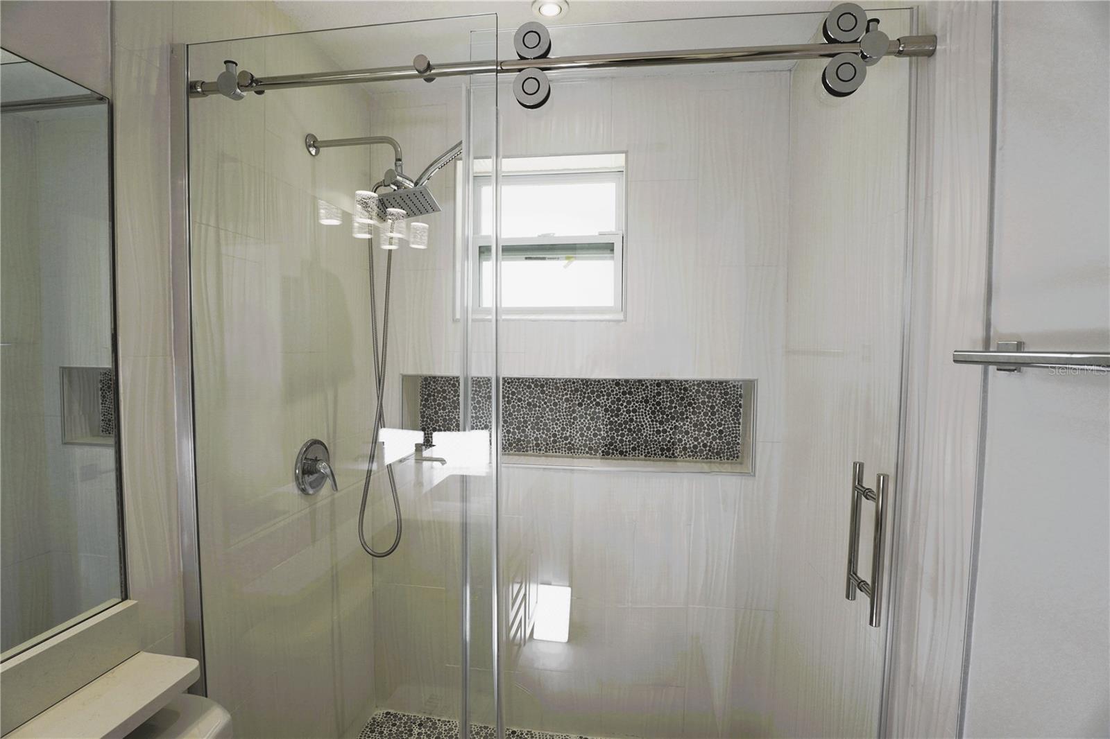 FRST LAKES COUNTRY CLUB ESTATES - Residential Lease