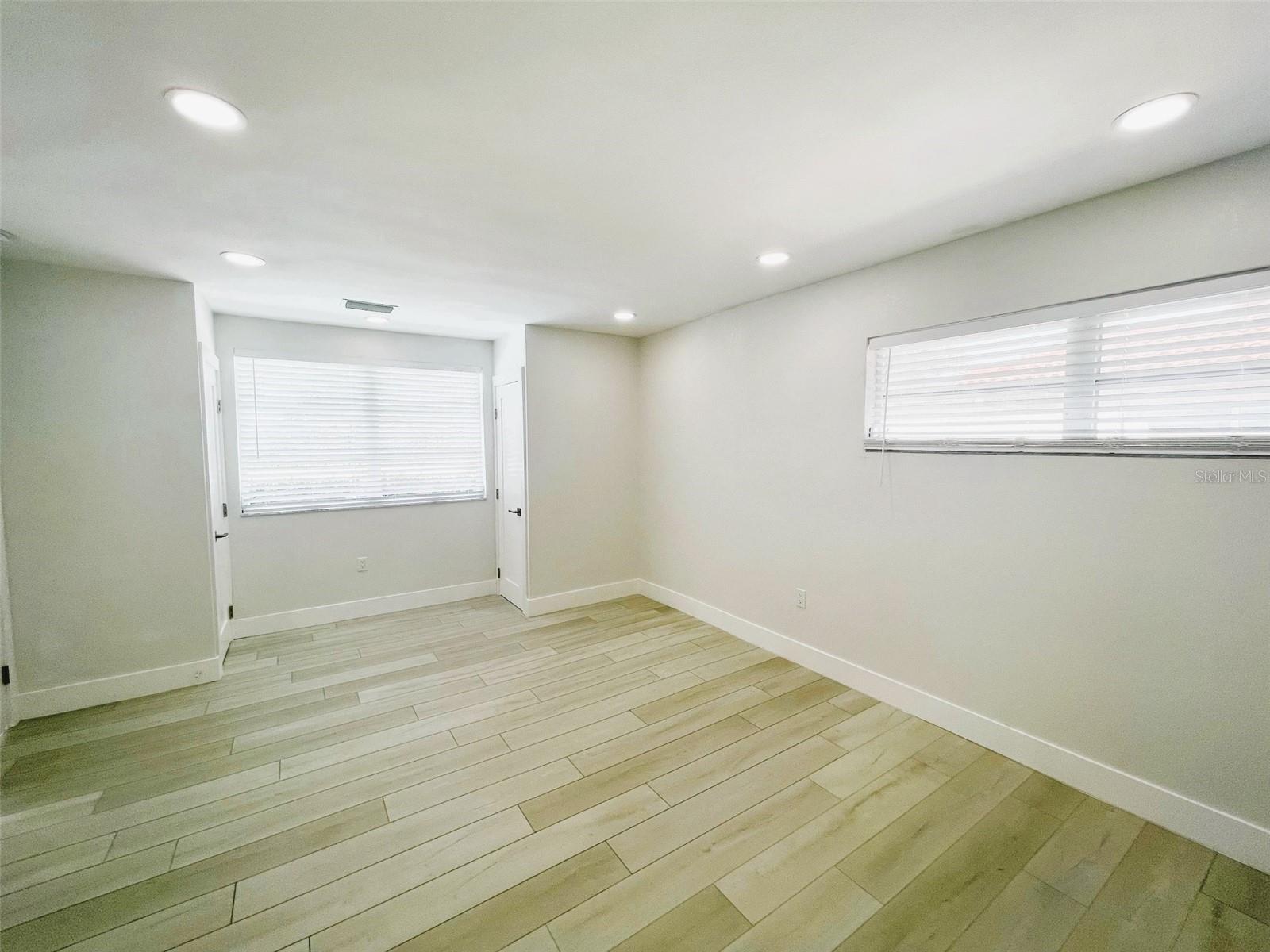 FRST LAKES COUNTRY CLUB ESTATES - Residential Lease