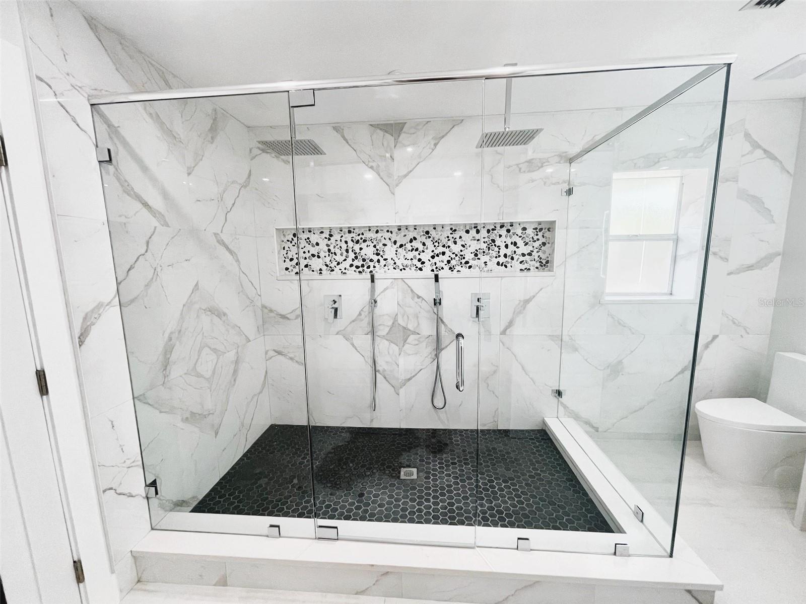 FRST LAKES COUNTRY CLUB ESTATES - Residential Lease