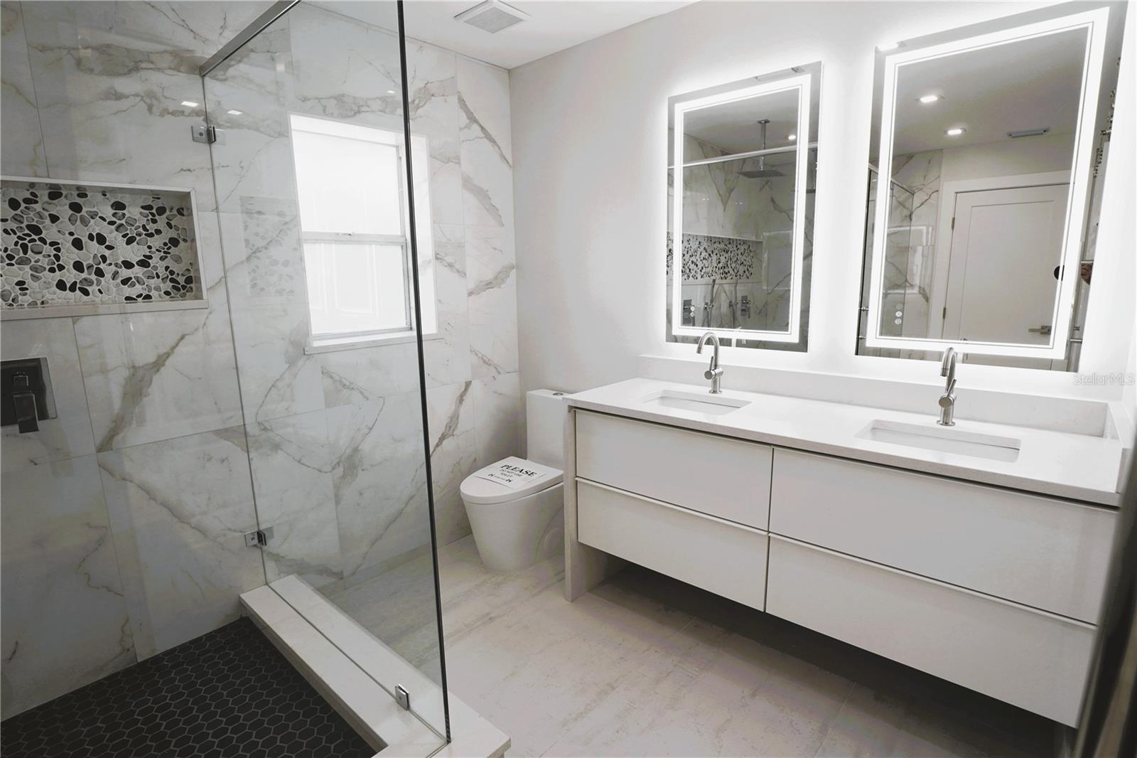 FRST LAKES COUNTRY CLUB ESTATES - Residential Lease