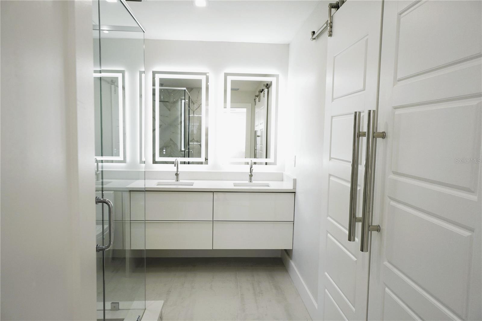 FRST LAKES COUNTRY CLUB ESTATES - Residential Lease