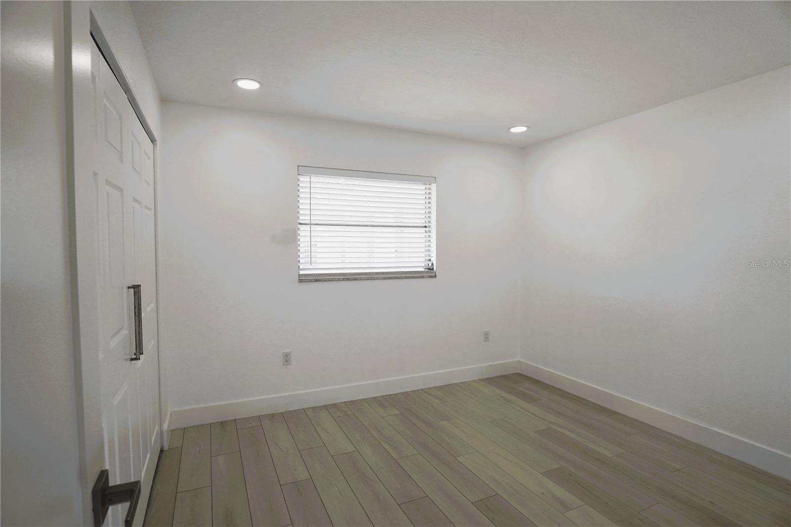 FRST LAKES COUNTRY CLUB ESTATES - Residential Lease