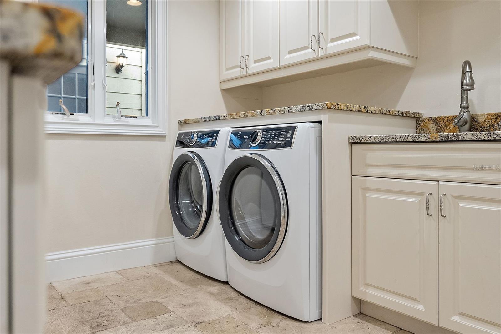 RIVERVIEW LANDINGS - Residential