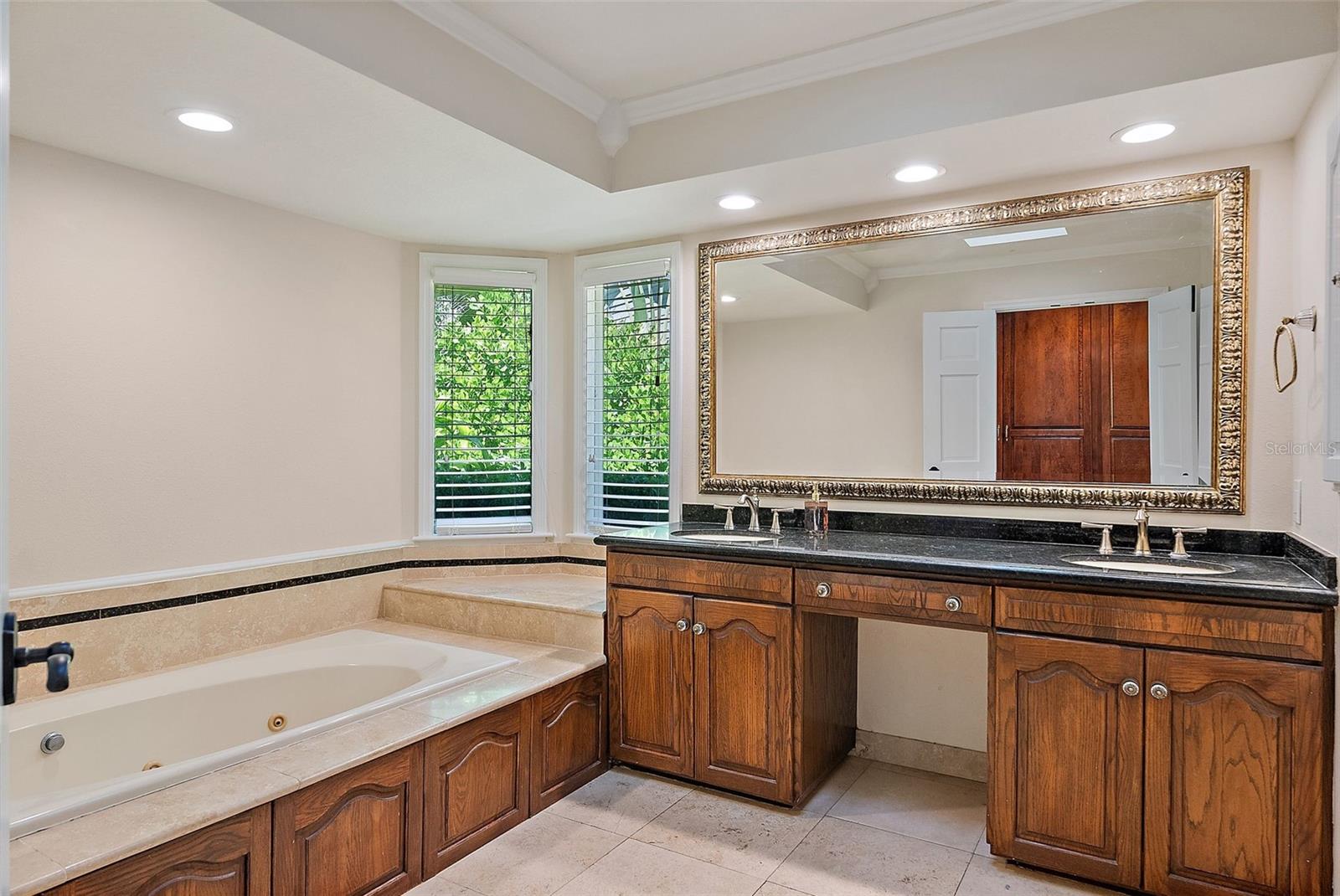 RIVERVIEW LANDINGS - Residential