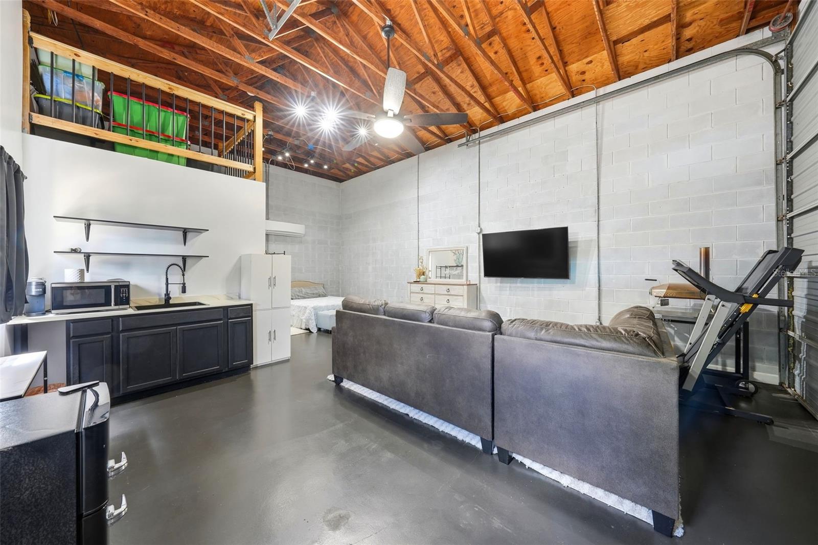 TAVARES MARTIN HOMESTEAD - Residential