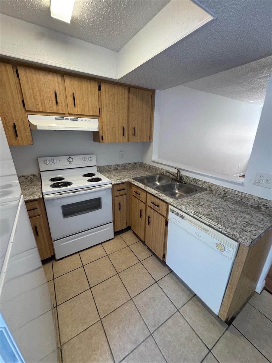 14TH STREET TOWNHOMES - Residential Lease