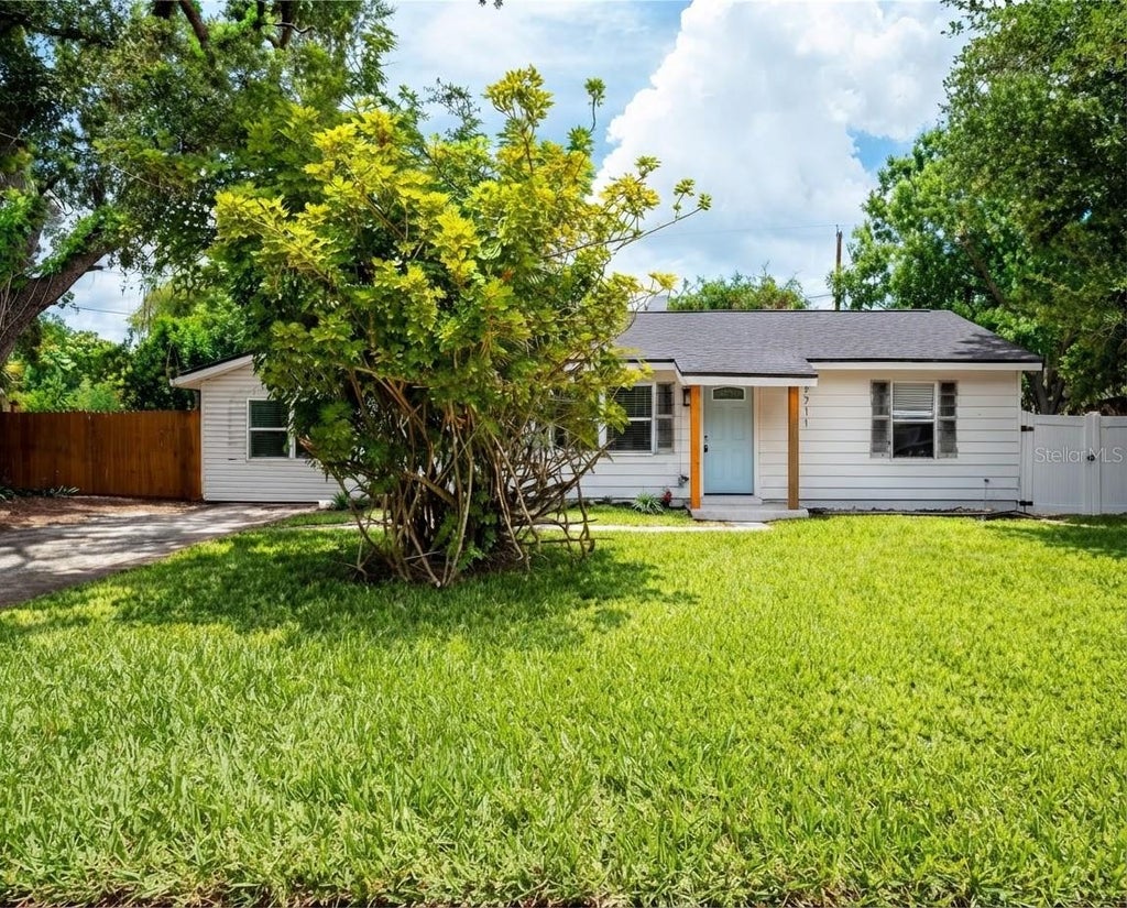 Photo of 6711 S Gabrielle Street, Tampa, FL 33611 (MLS # O6419789)