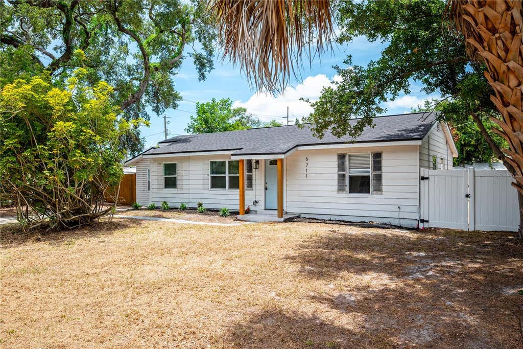 Photo of 6711 S Gabrielle Street, Tampa, FL 33611 (MLS # O6419789)