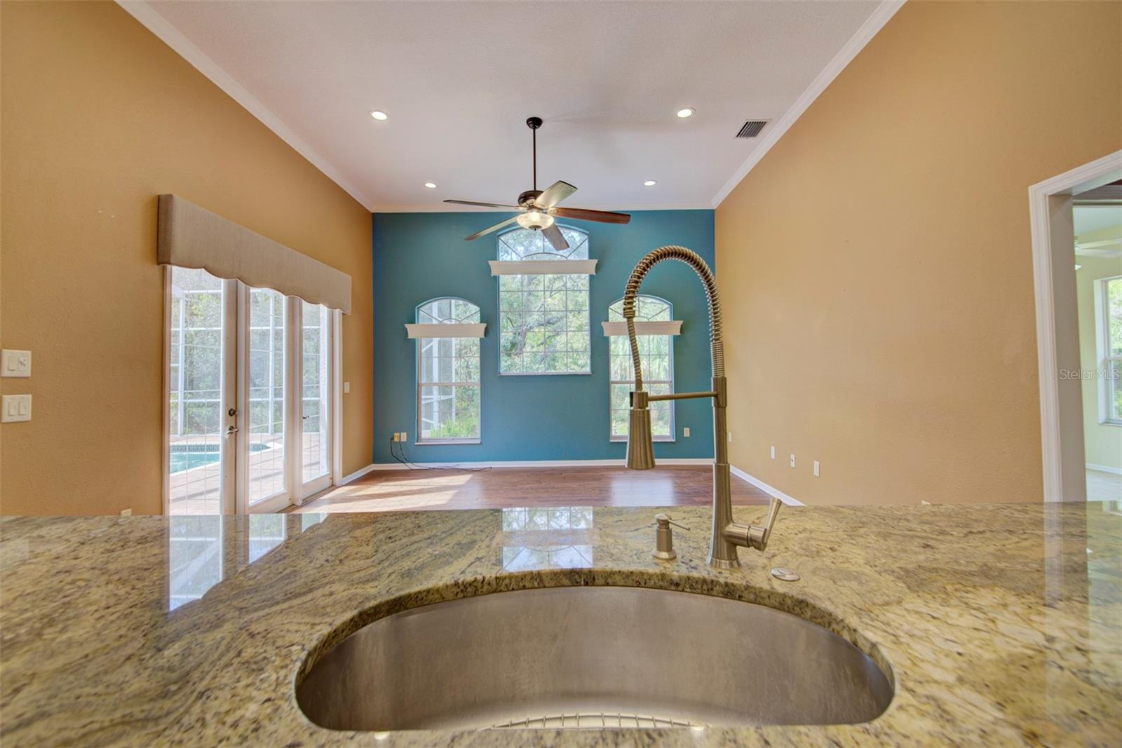 LAKE IN THE WOODS PH V - Residential