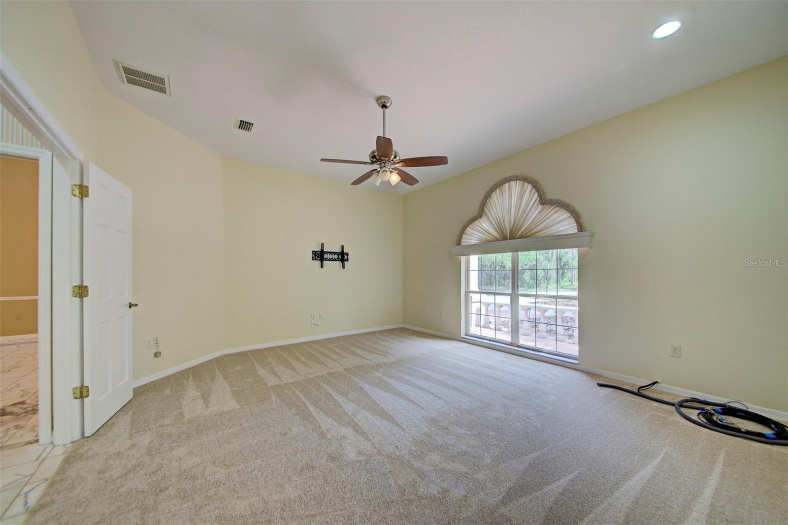 LAKE IN THE WOODS PH V - Residential