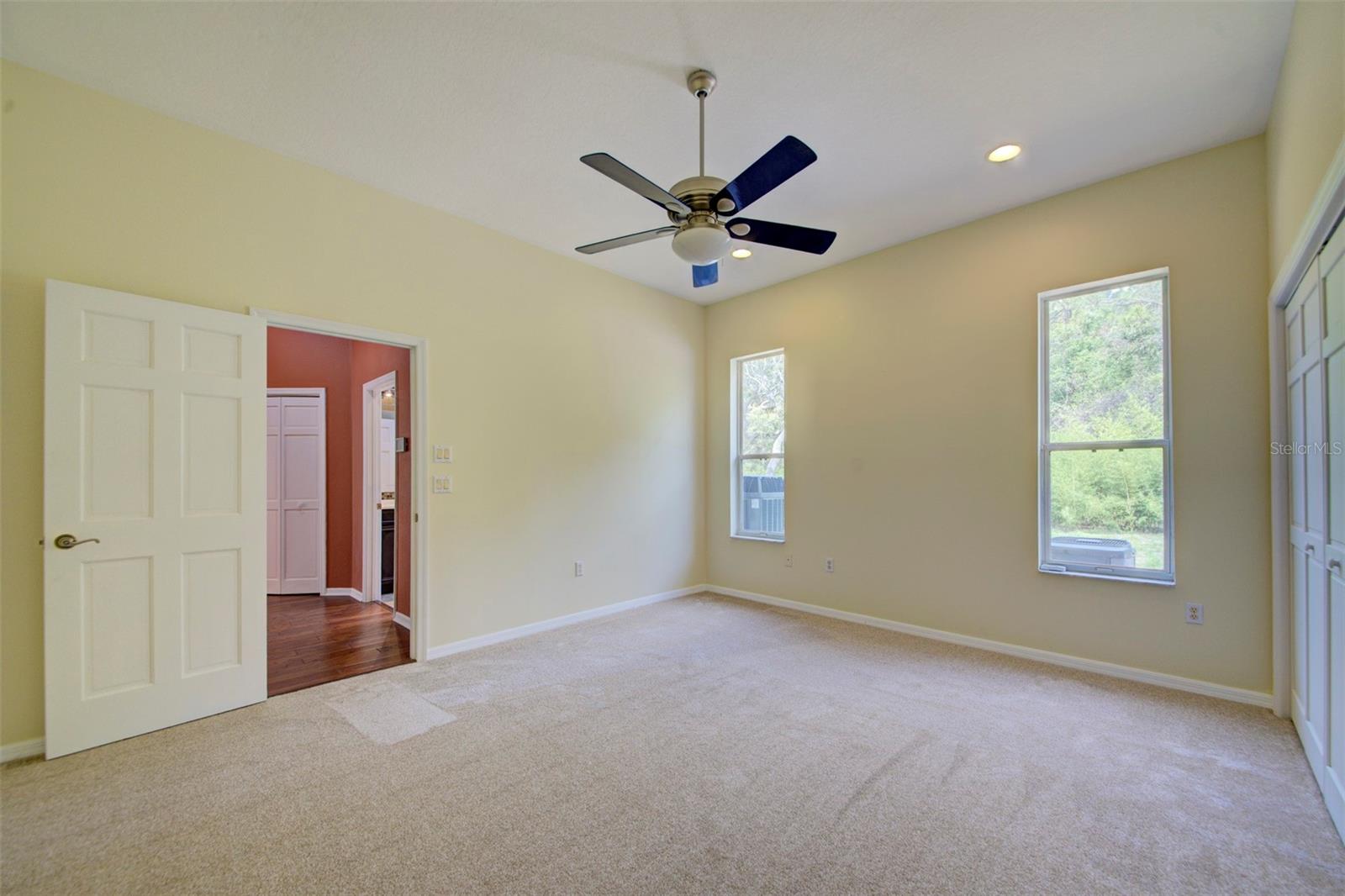 LAKE IN THE WOODS PH V - Residential