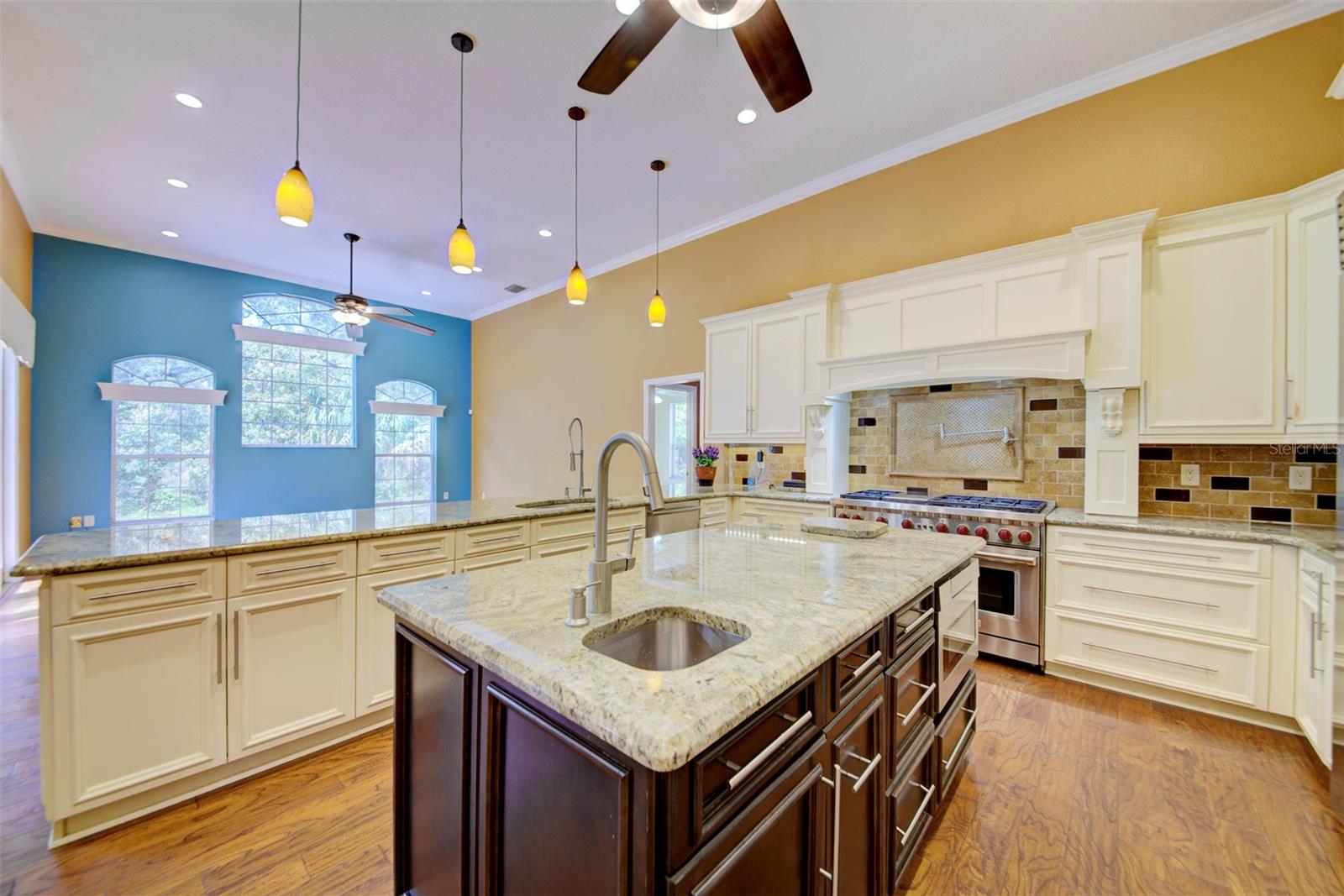 LAKE IN THE WOODS PH V - Residential