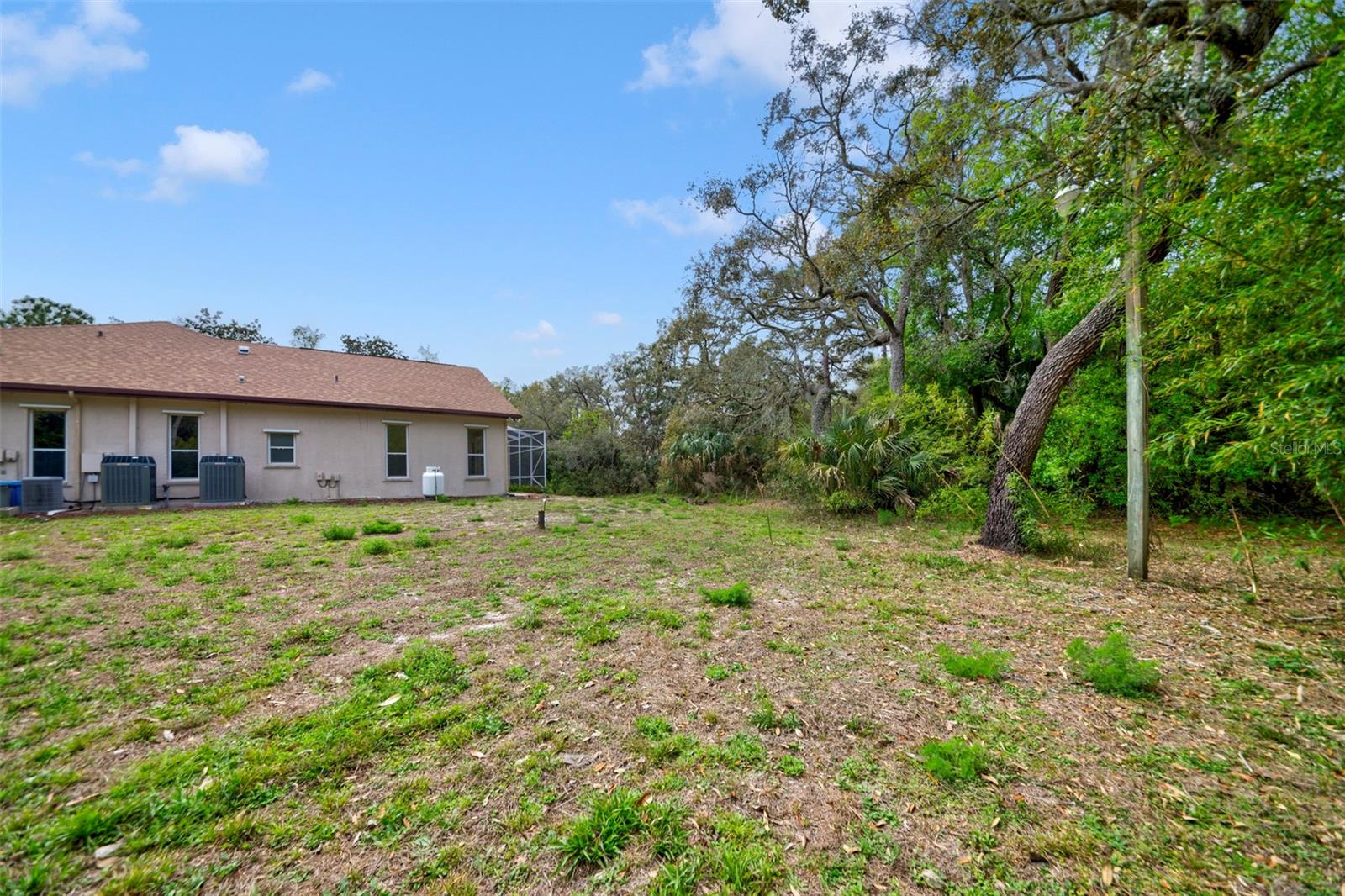 LAKE IN THE WOODS PH V - Residential