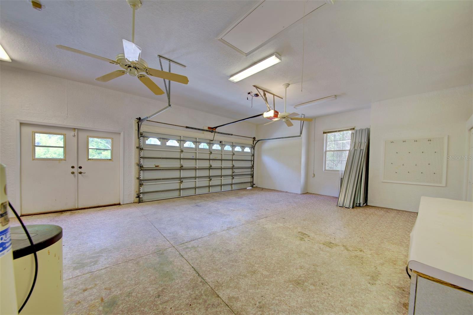 LAKE IN THE WOODS PH V - Residential