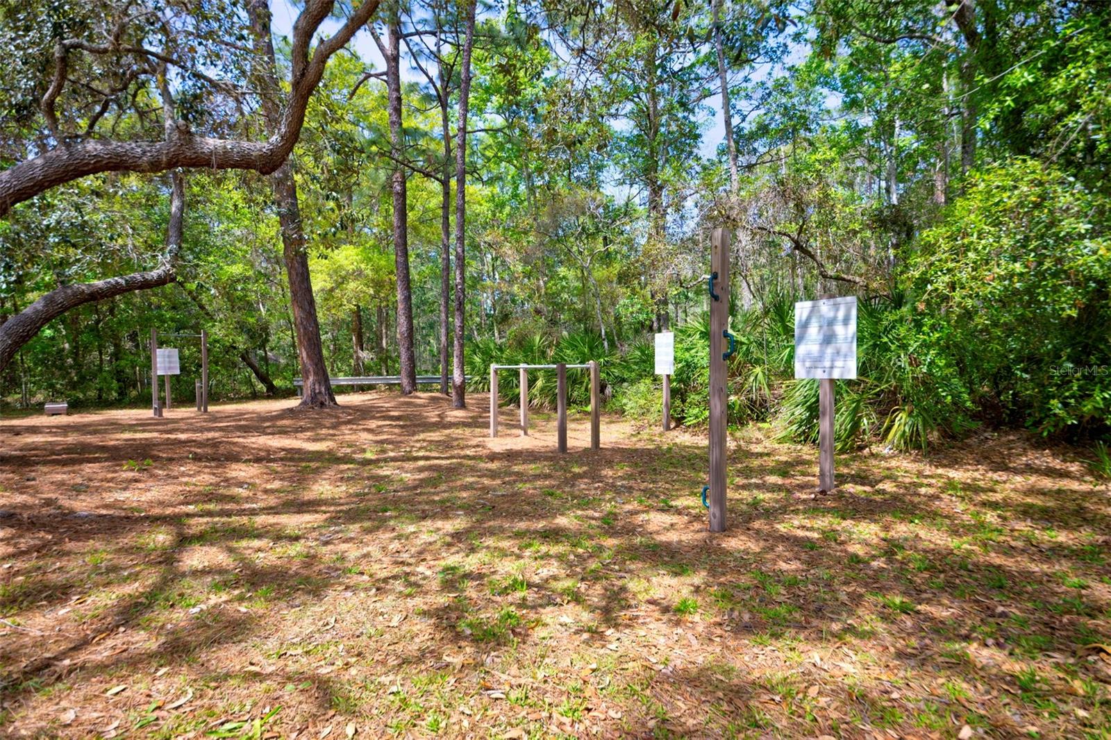 LAKE IN THE WOODS PH V - Residential