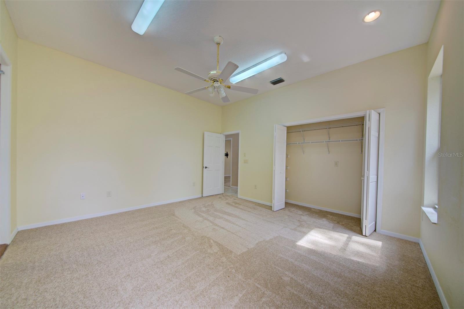 LAKE IN THE WOODS PH V - Residential