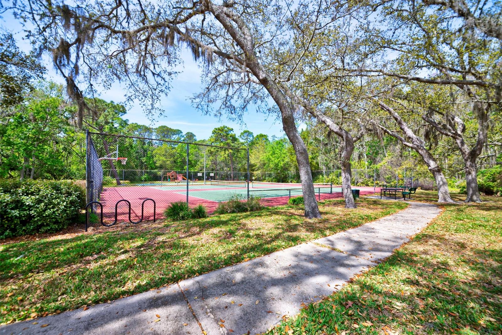 LAKE IN THE WOODS PH V - Residential