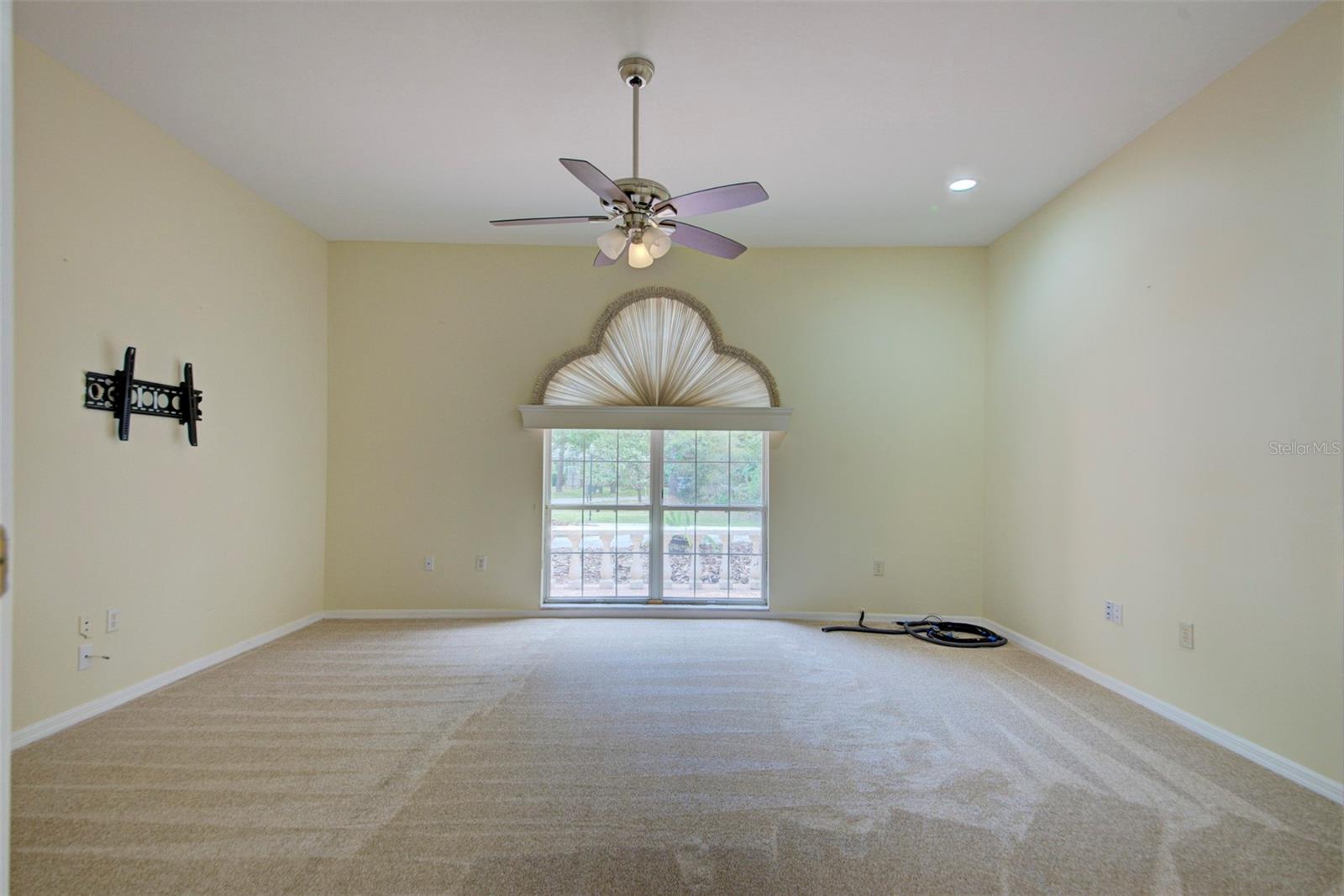 LAKE IN THE WOODS PH V - Residential