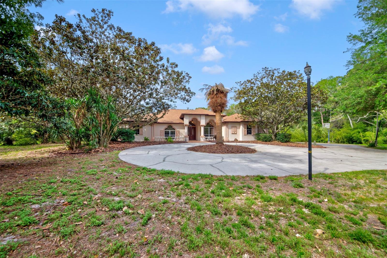 LAKE IN THE WOODS PH V - Residential