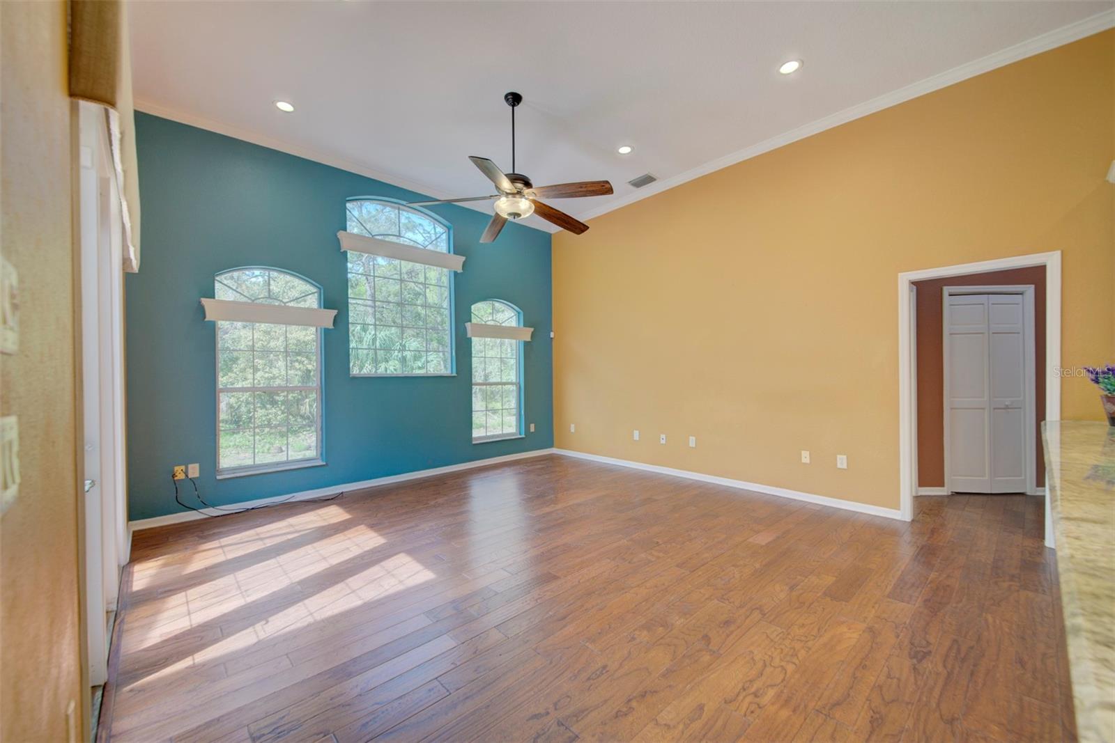 LAKE IN THE WOODS PH V - Residential