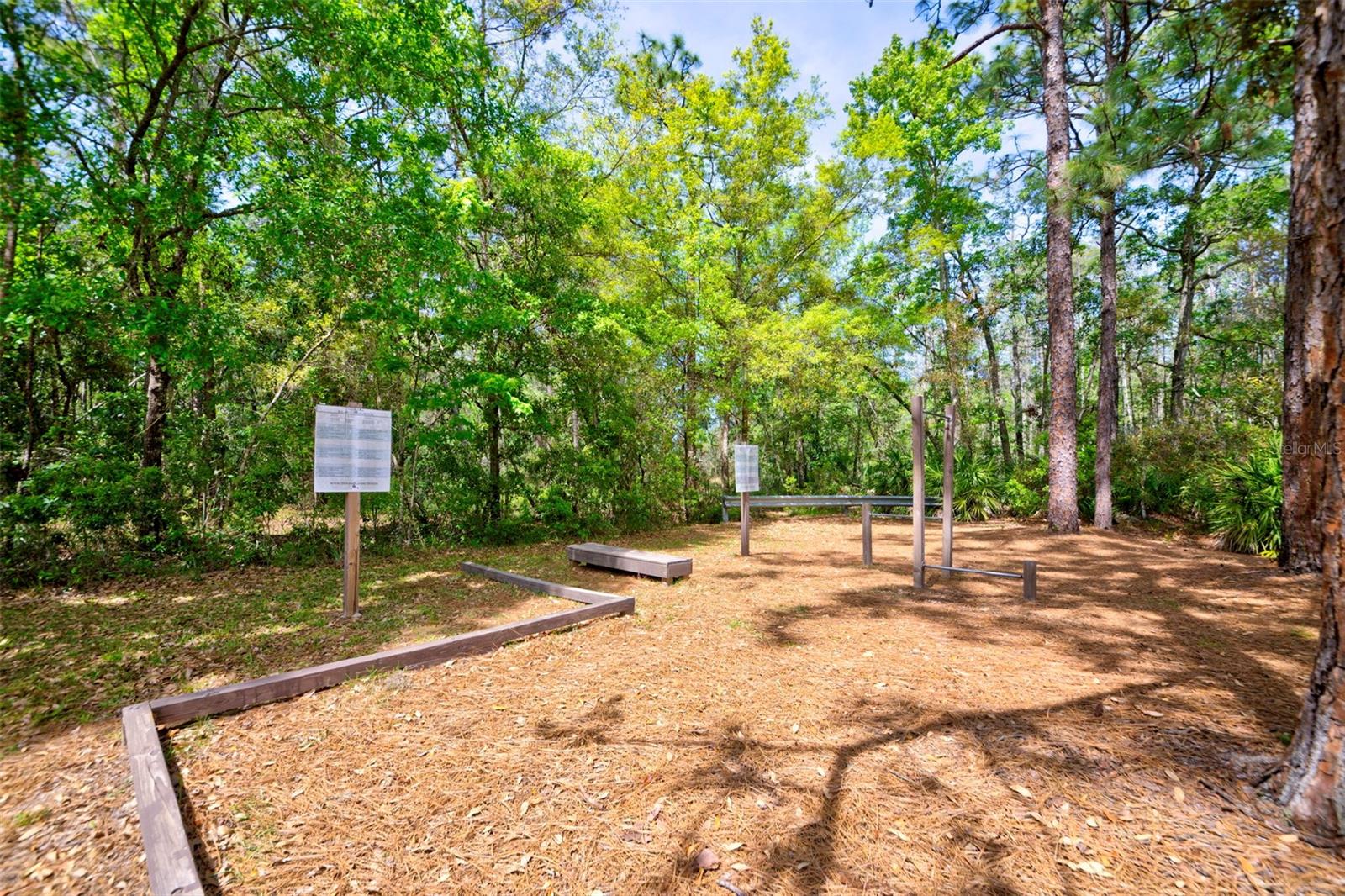 LAKE IN THE WOODS PH V - Residential