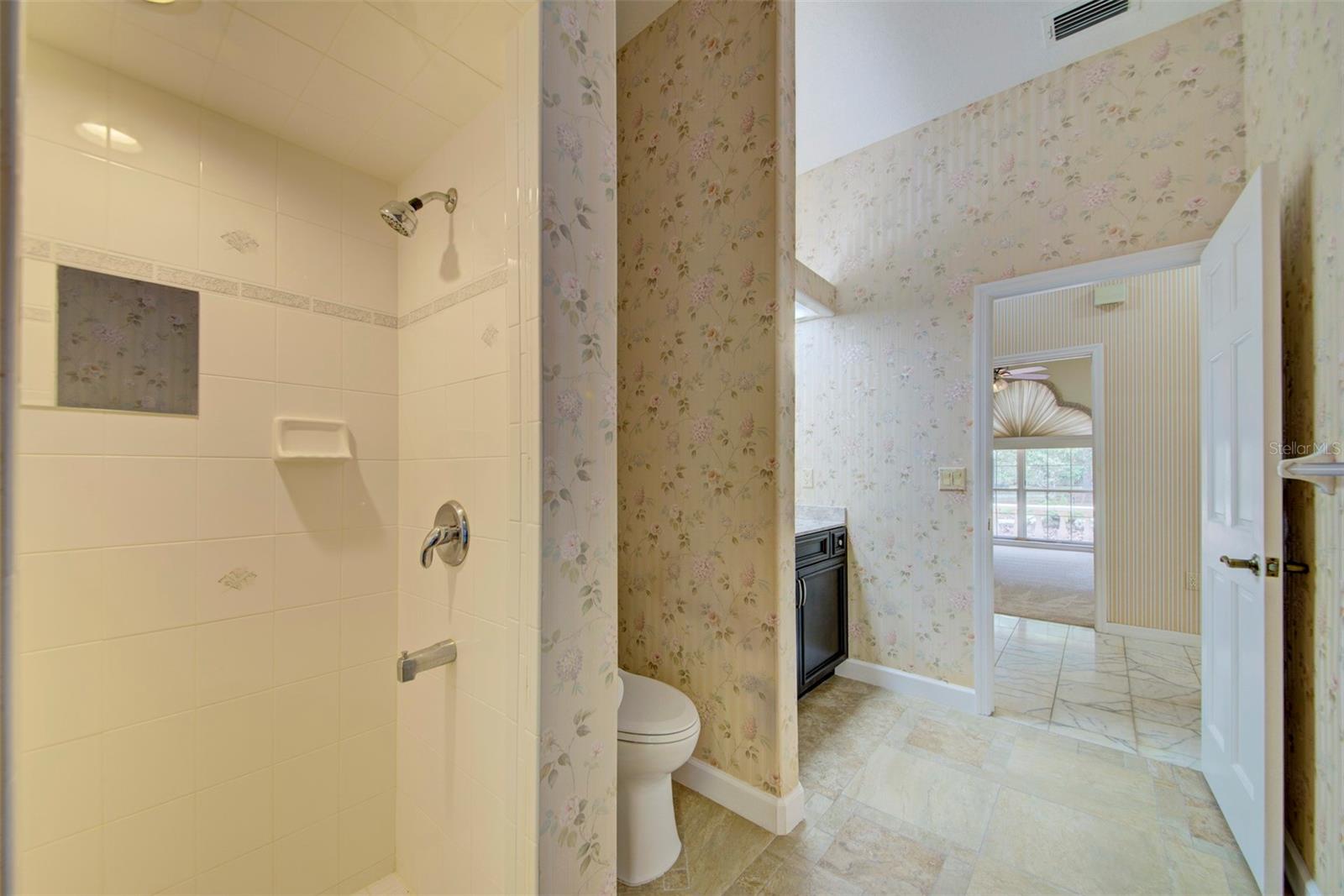 LAKE IN THE WOODS PH V - Residential