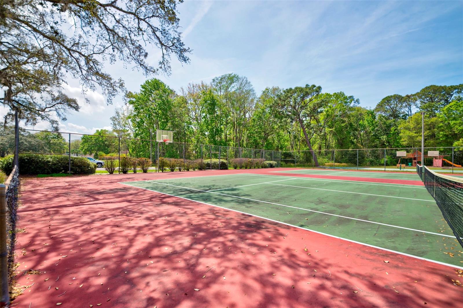 LAKE IN THE WOODS PH V - Residential