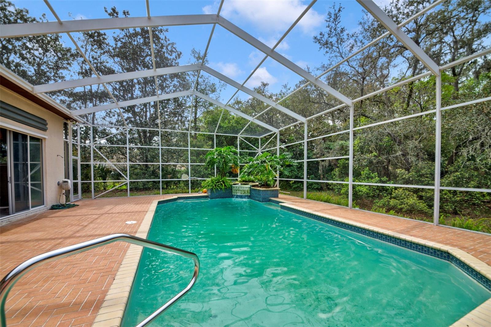 LAKE IN THE WOODS PH V - Residential