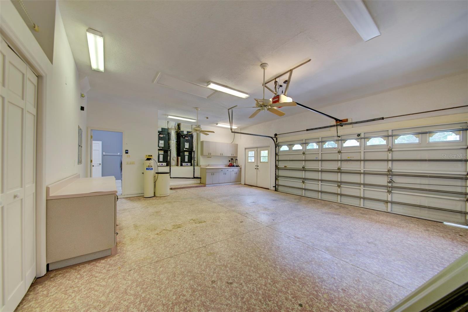 LAKE IN THE WOODS PH V - Residential