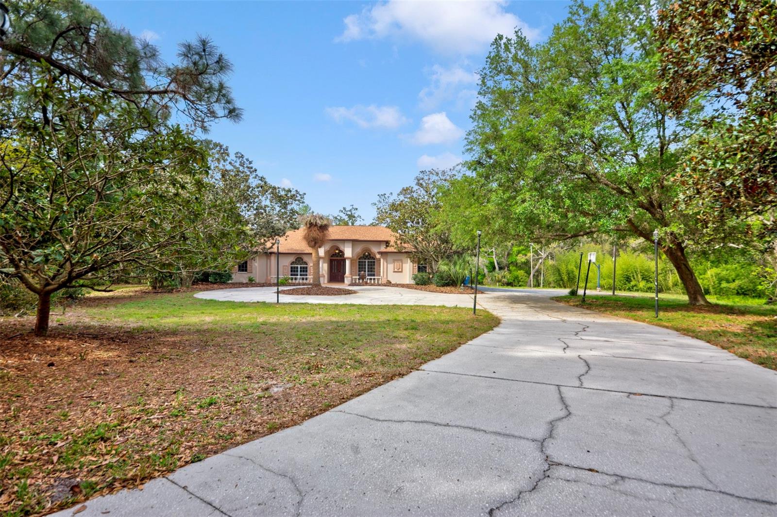 LAKE IN THE WOODS PH V - Residential