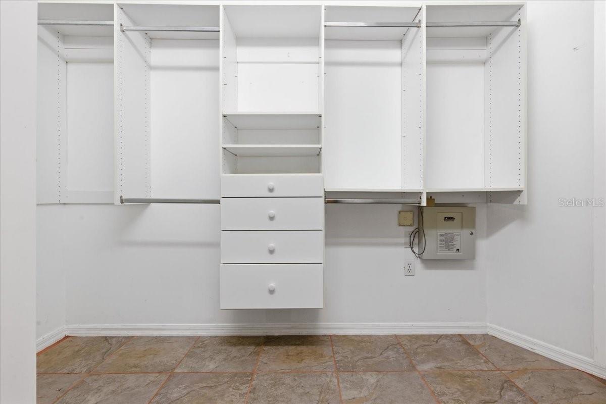 RIVER HILLS / FAIRWAY ONE - Residential