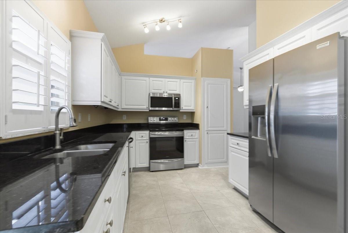 RIVER HILLS / FAIRWAY ONE - Residential