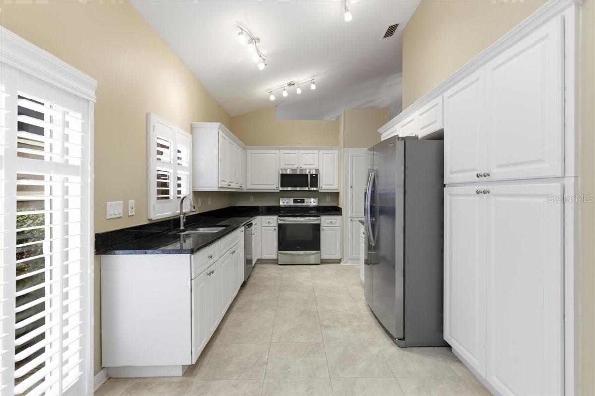 RIVER HILLS / FAIRWAY ONE - Residential