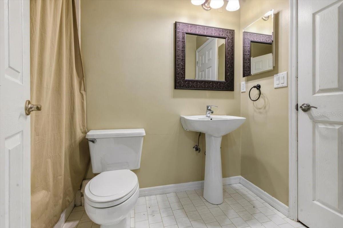 RIVER HILLS / FAIRWAY ONE - Residential