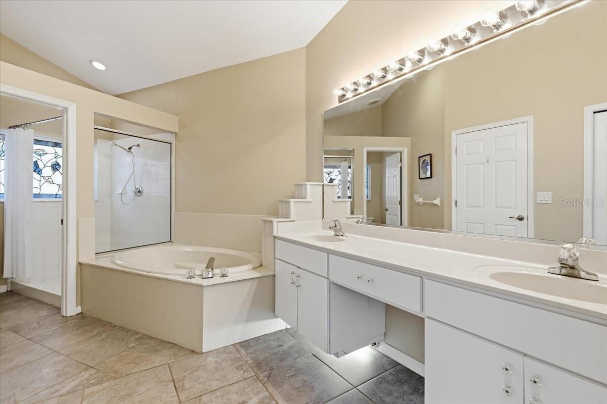 RIVER HILLS / FAIRWAY ONE - Residential