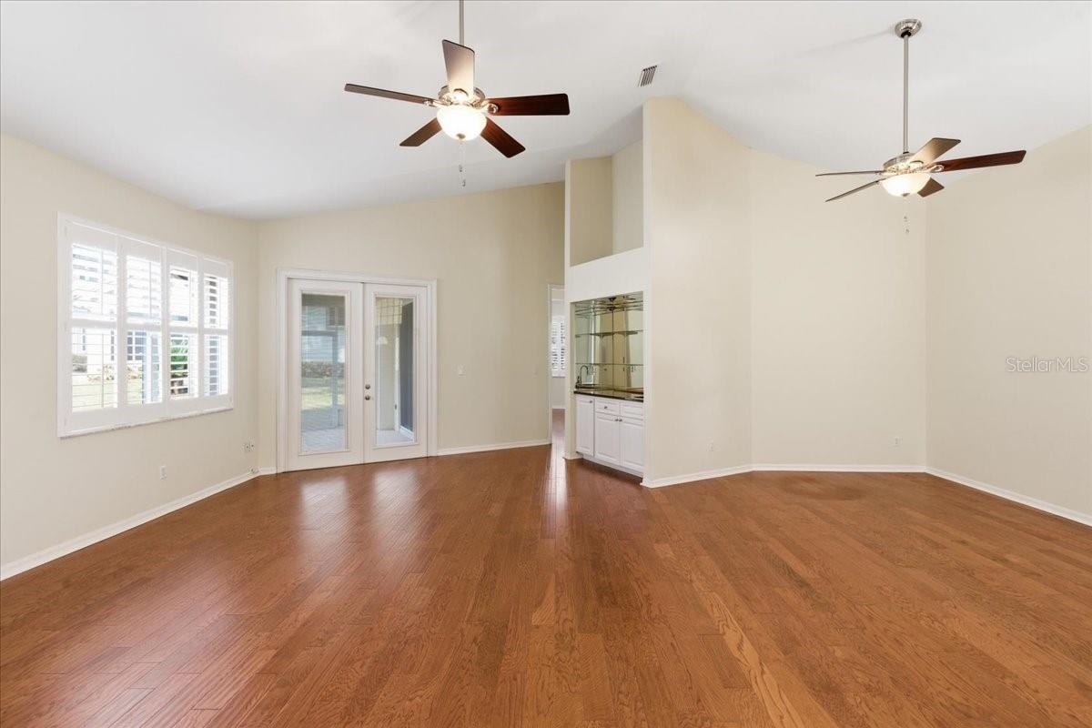 RIVER HILLS / FAIRWAY ONE - Residential