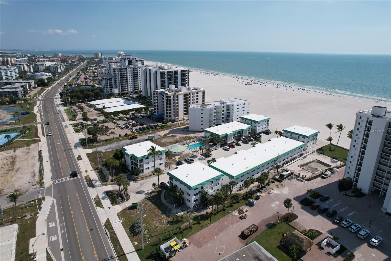 SUNSET CONDO - Residential