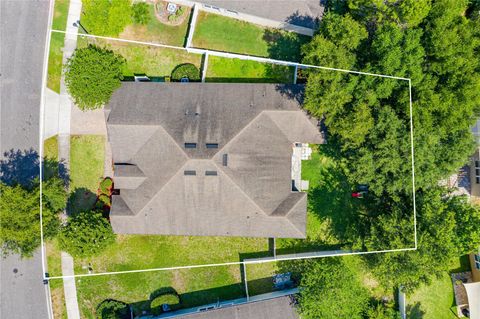 A home in DELAND