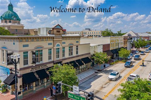 A home in DELAND