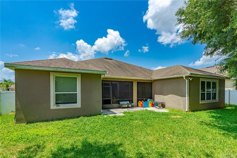 A home in DELAND