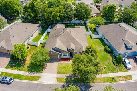 A home in DELAND