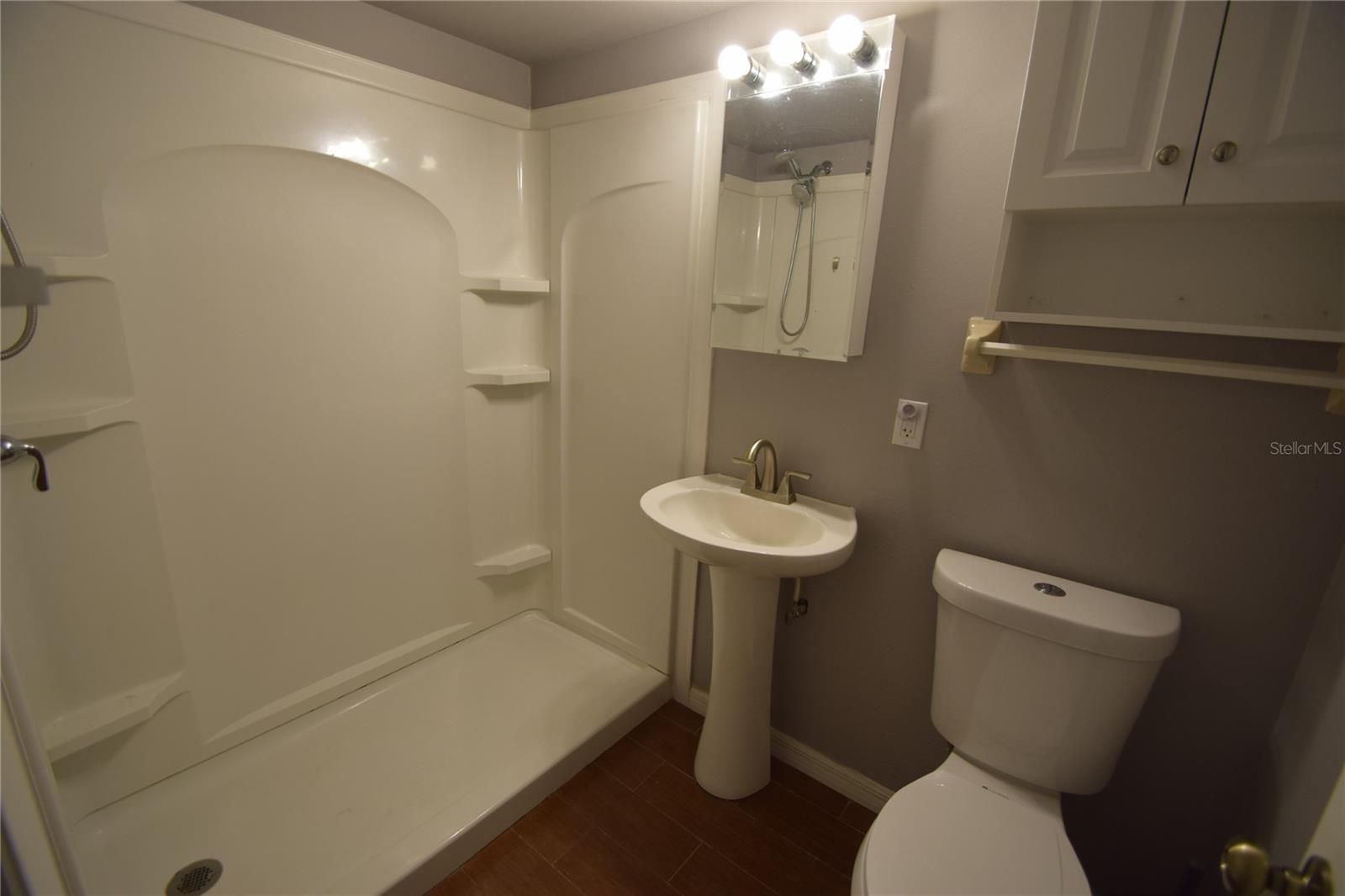 LAKE HUNTER HEIGHTS - Residential Lease