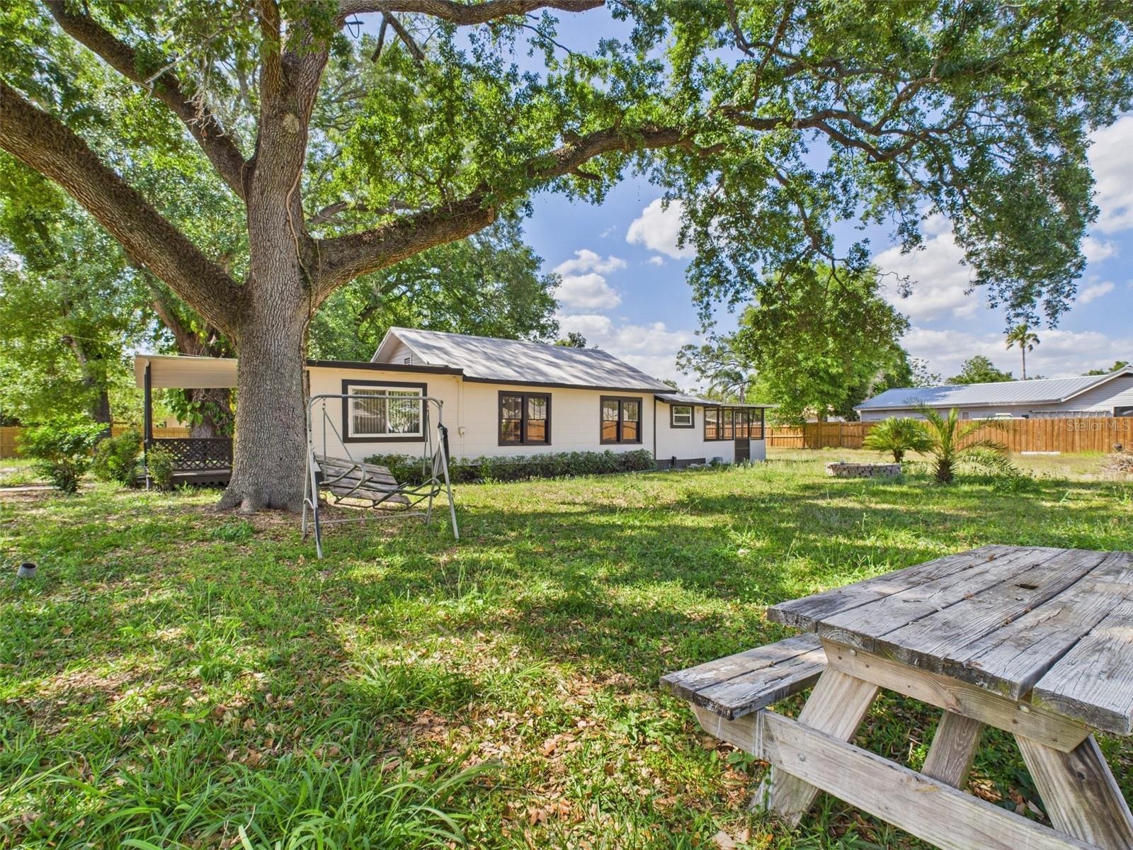 WAVERLY MANOR - Residential