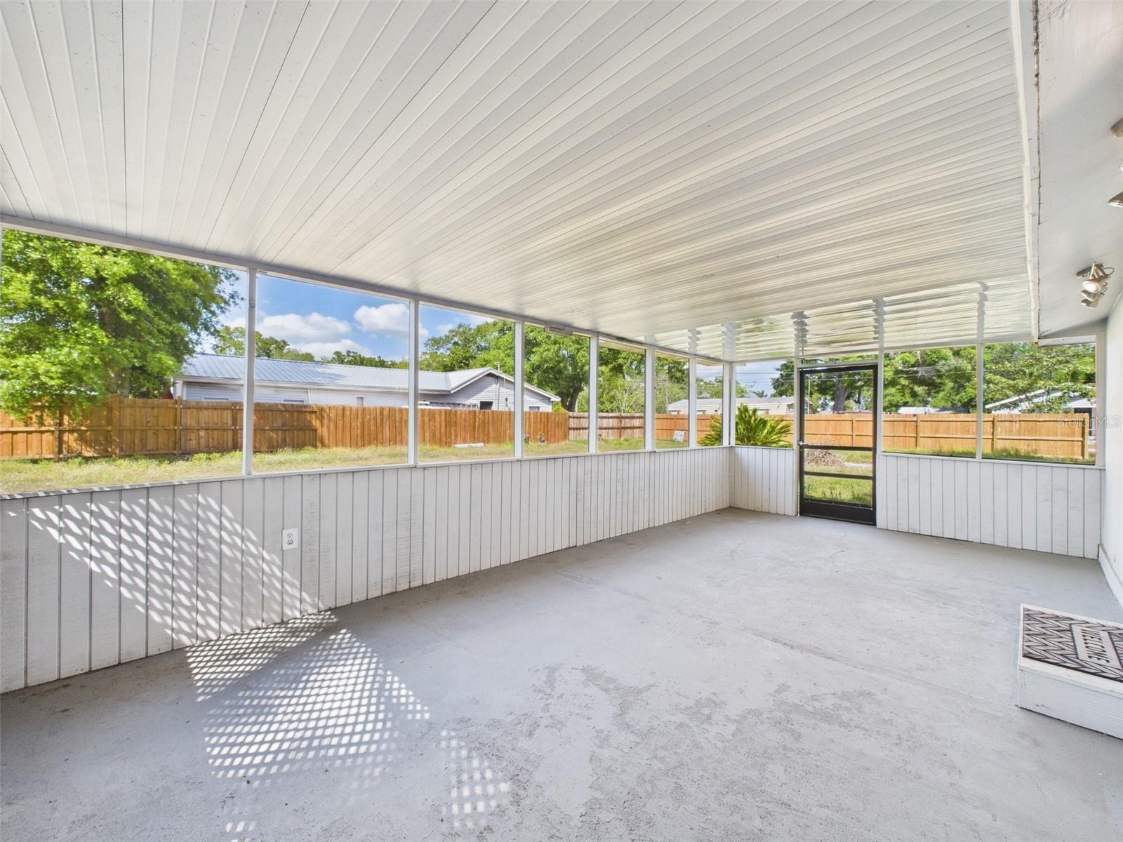 WAVERLY MANOR - Residential