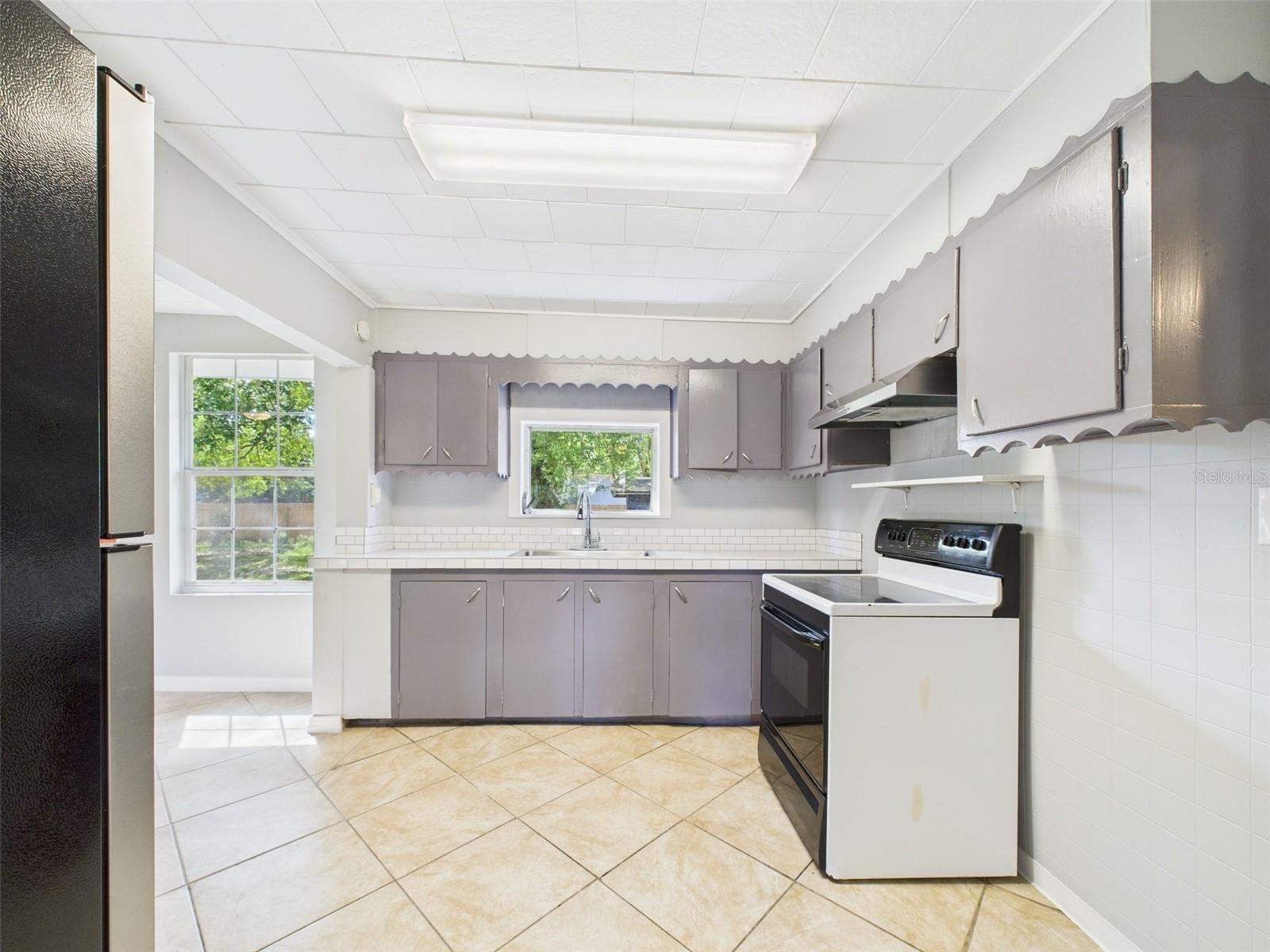 WAVERLY MANOR - Residential