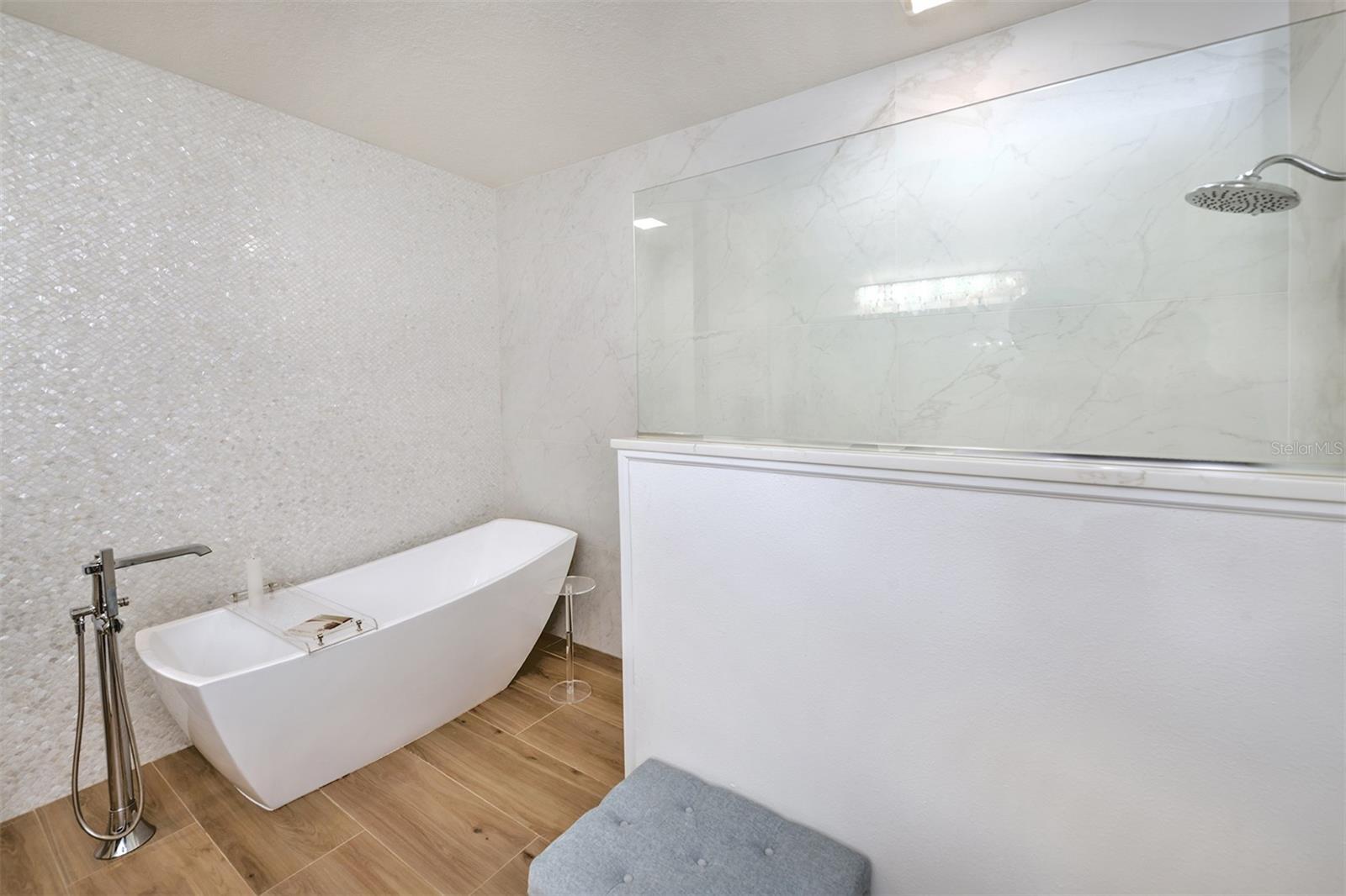 VENETIAN BAY PH 1B UNIT 02 - Residential