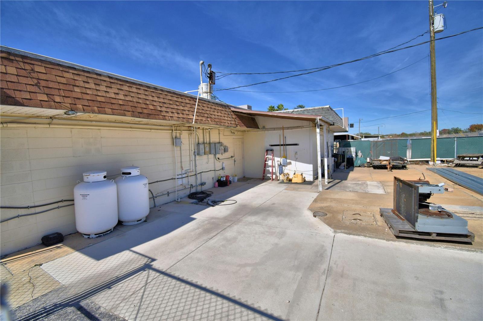 ACREAGE - Commercial Sale