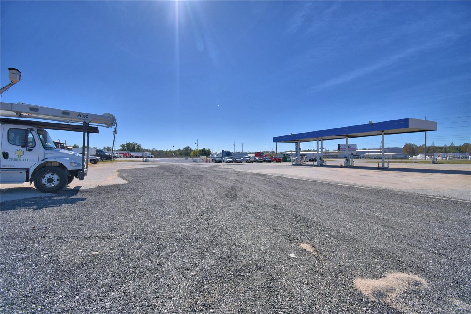 ACREAGE - Commercial Sale