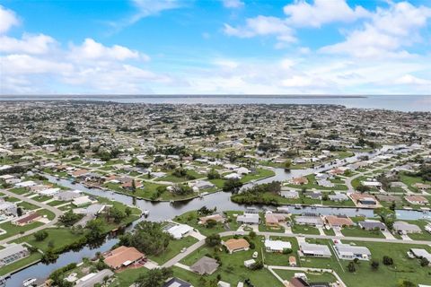 A home in PORT CHARLOTTE